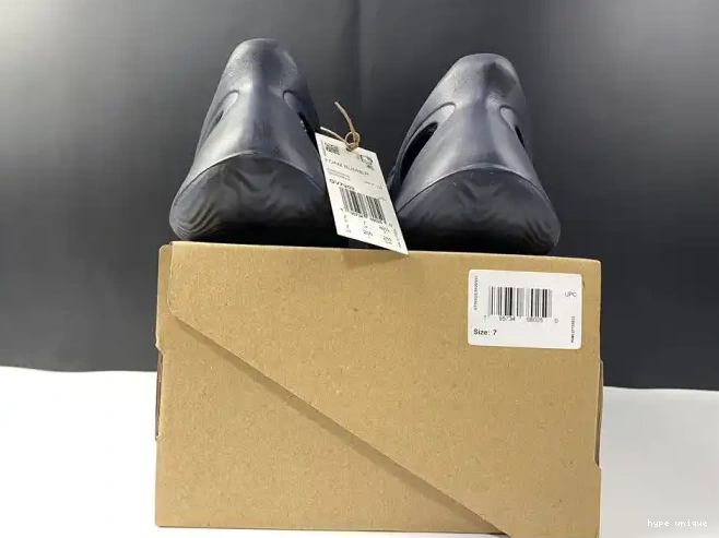 hype Blue Mineral Foam RNNR Adidas Yeezy GV7903 0509
